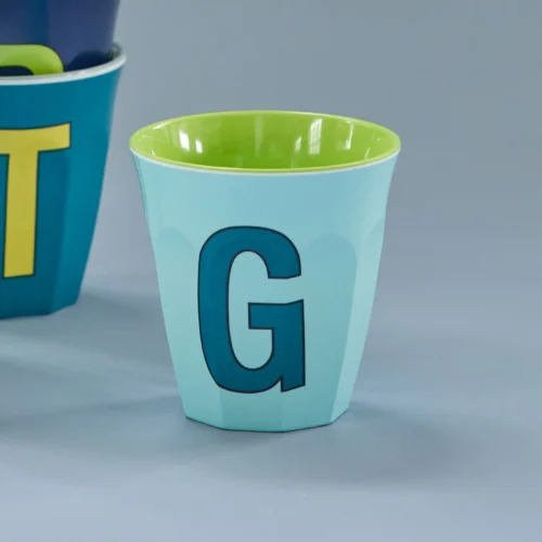 Bicchiere con lettera "G"